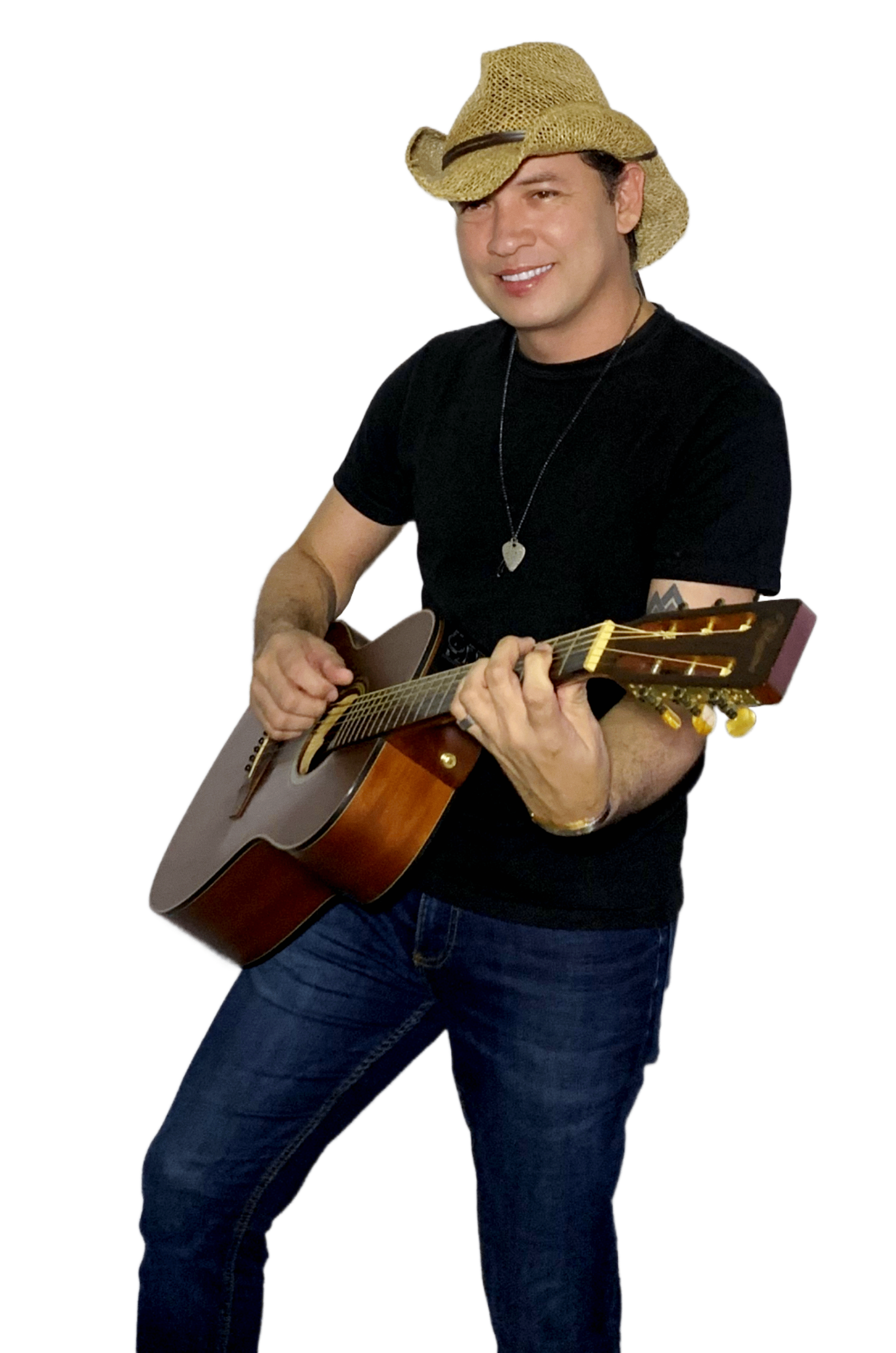 Leonardo Arantes com violão